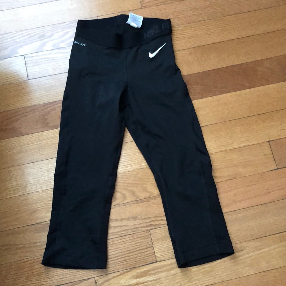 Nike pro crop leggings